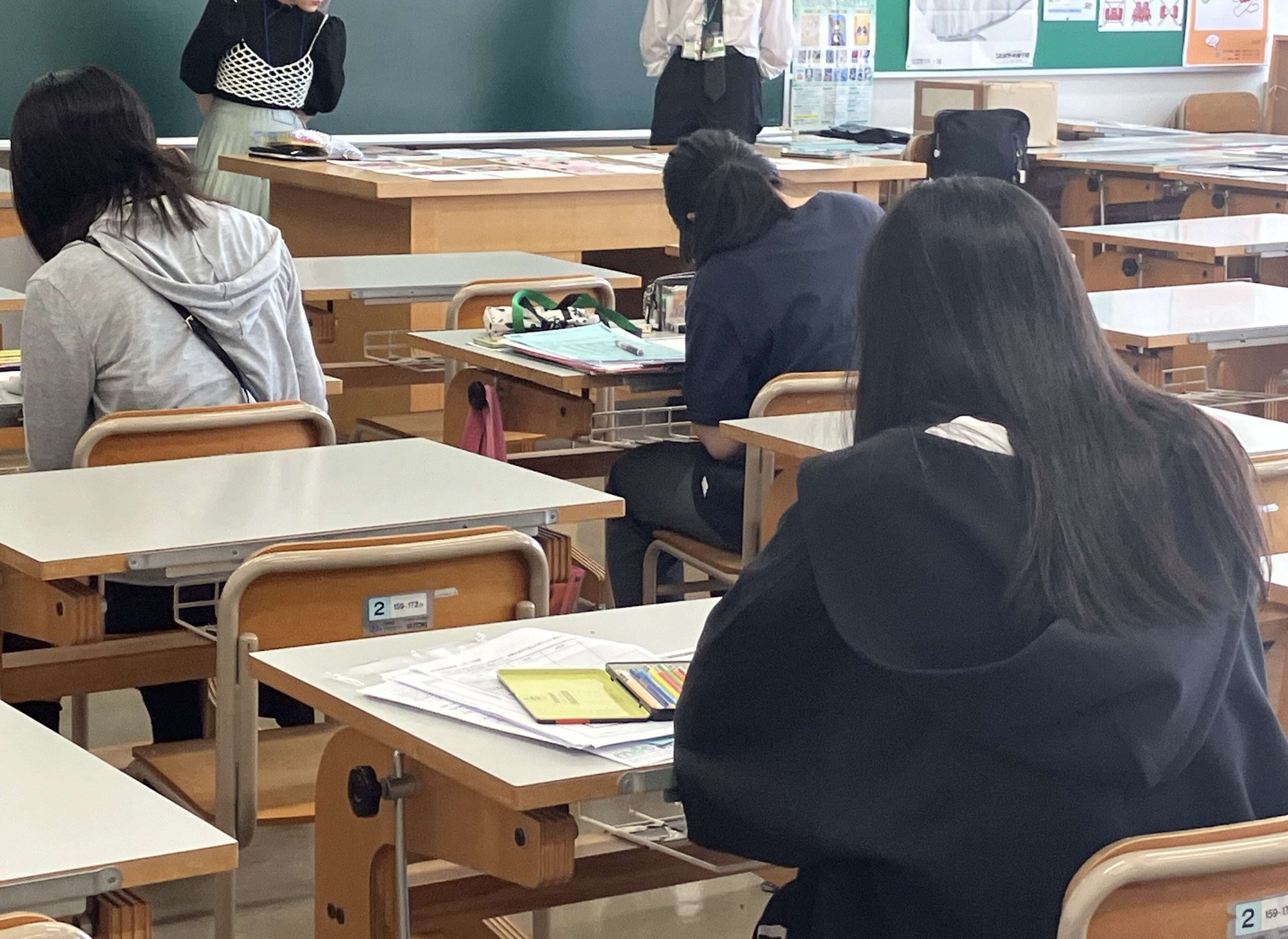 美術体験授業-1-min