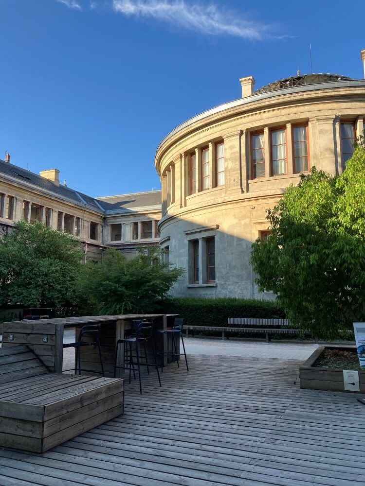 2大学構内