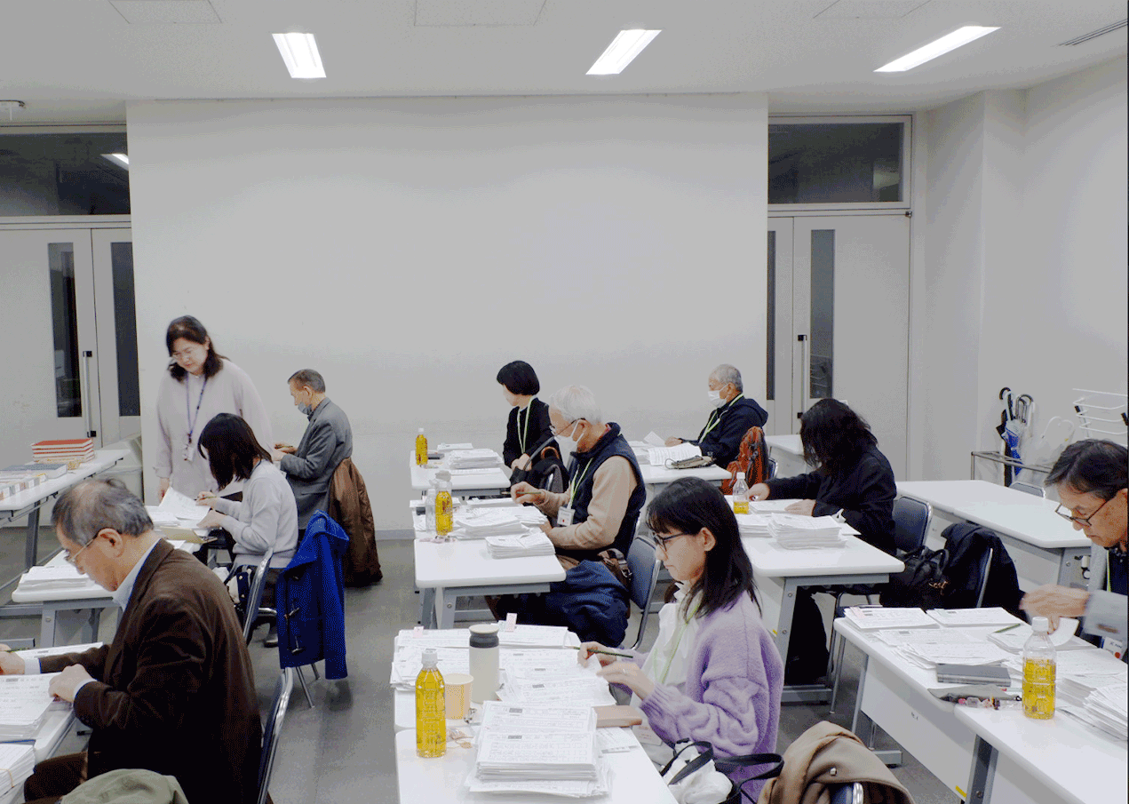 自由題・俳句予選会の様子-(Ph1)