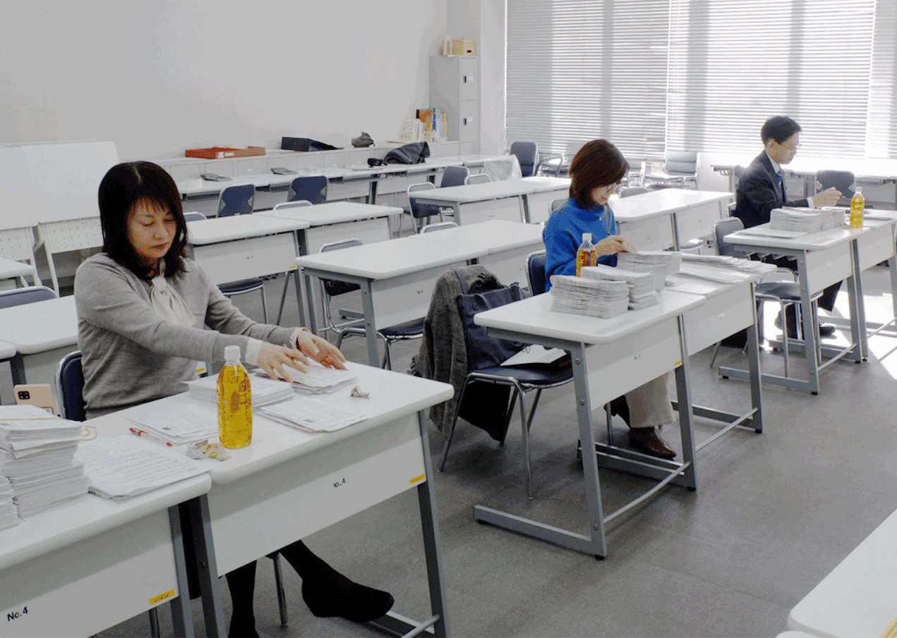 題詠・俳句予選会の様子-(Ph2)_調整済み