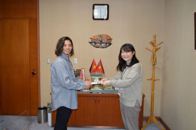 オートバイレーサーの卒業生・阿部恵斗さん来校！