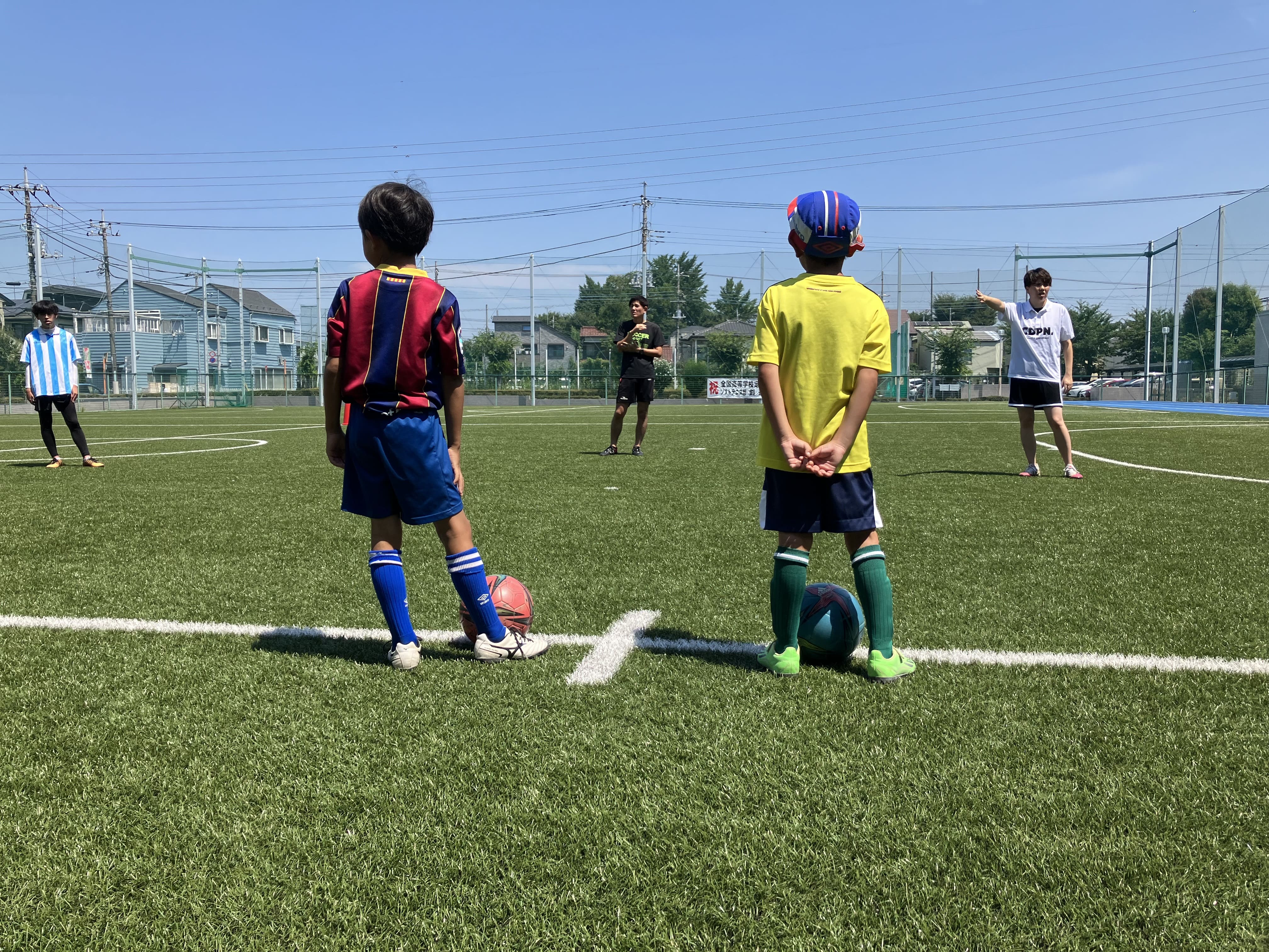 東京本校グラウンドで小学生がフットサル満喫！