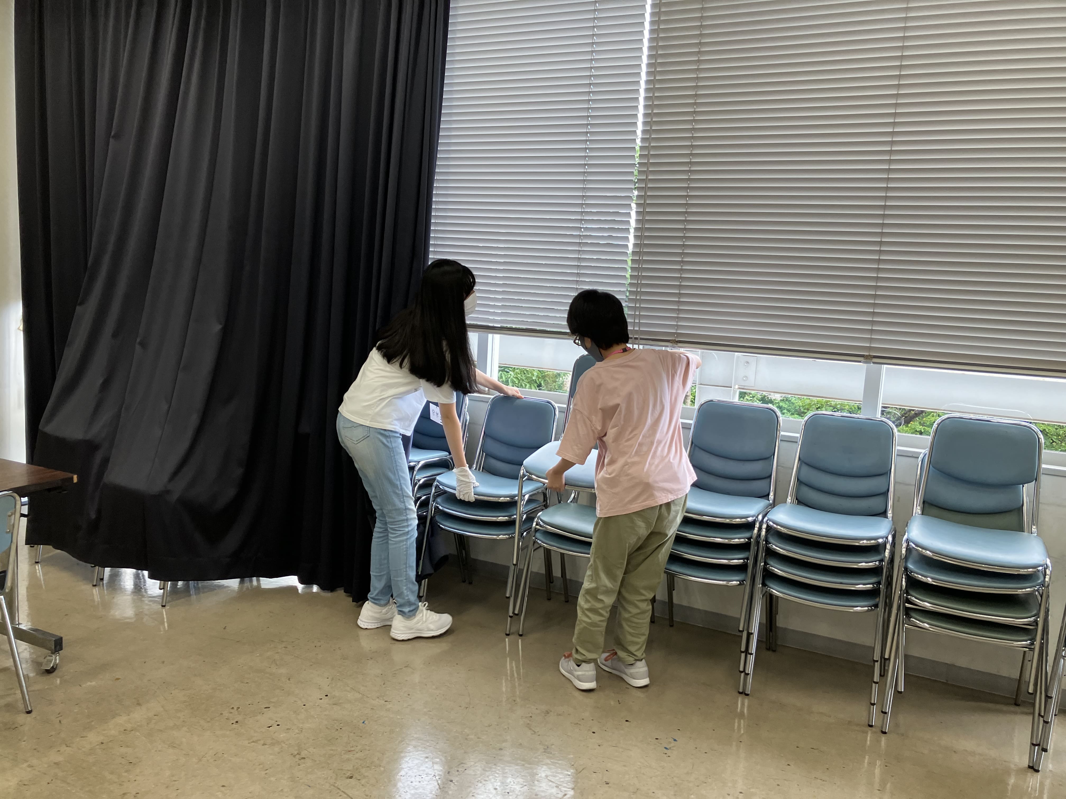 在校生が東京本校内で＜就労体験＞