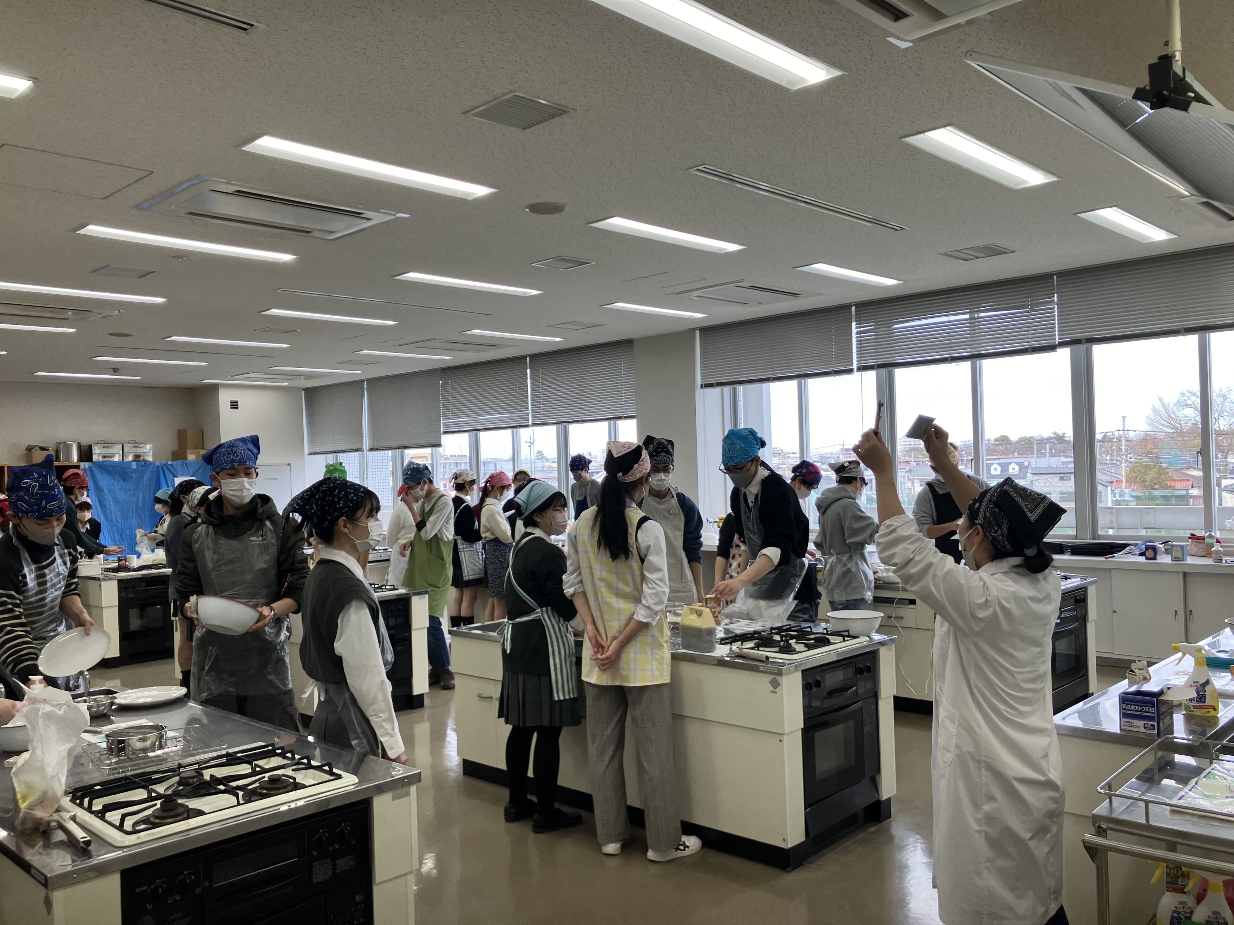 登校コース３年次生　自作ケーキでパーティ開催！