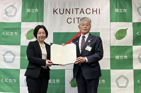 永見国立市長（当時）と篠原NHK学園理事長