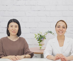 石原新菜先生(右)と岡田むつみ先生