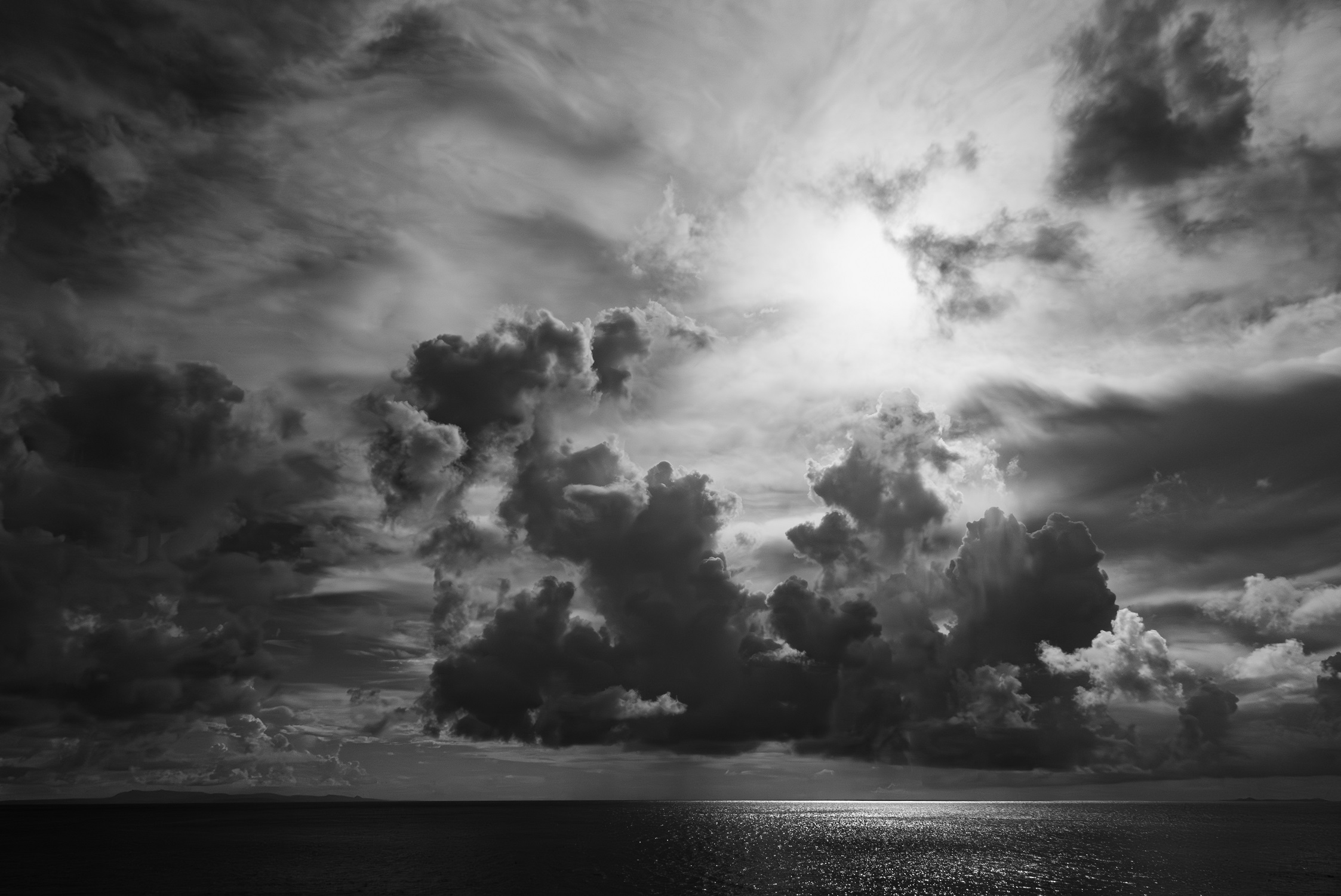 日本写真協会会長賞「暗雲　嵐の前兆」 渡邊 規