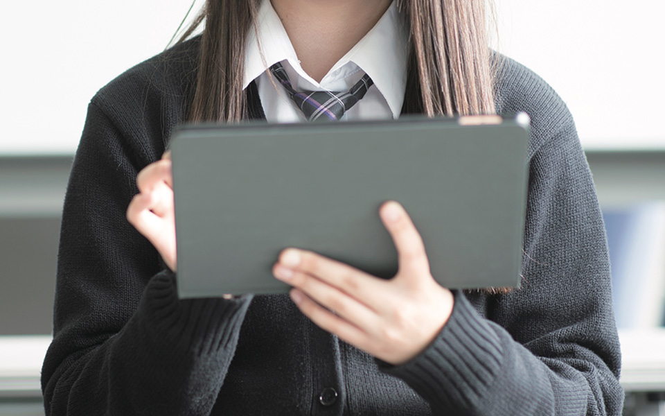 AI搭載のタブレットで個別学習